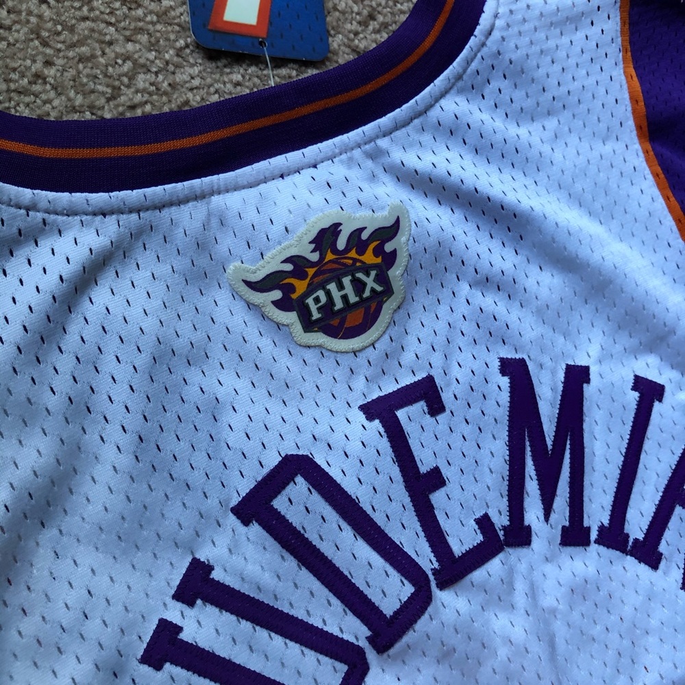 Vintage Amar’e Staudemire Jersey - Picture 5 of 9